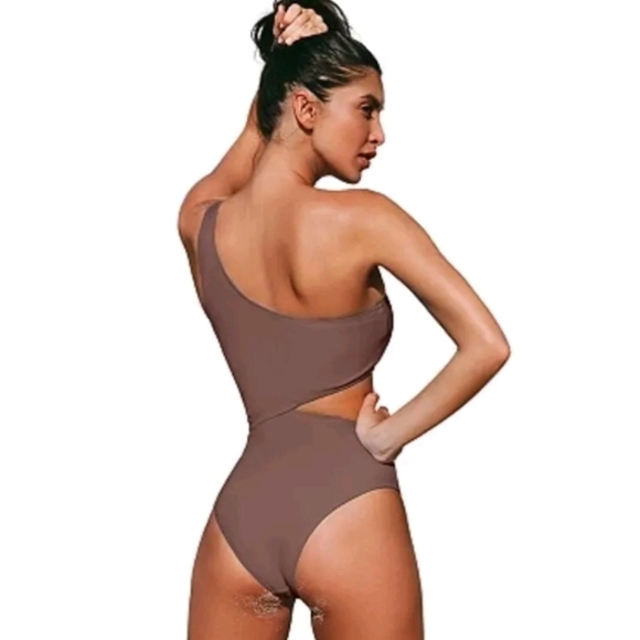 : Cupshe Swimwear Cutout One Shoulder Size XS cut out 1 piece swimsuit - Picture 2 of 13
